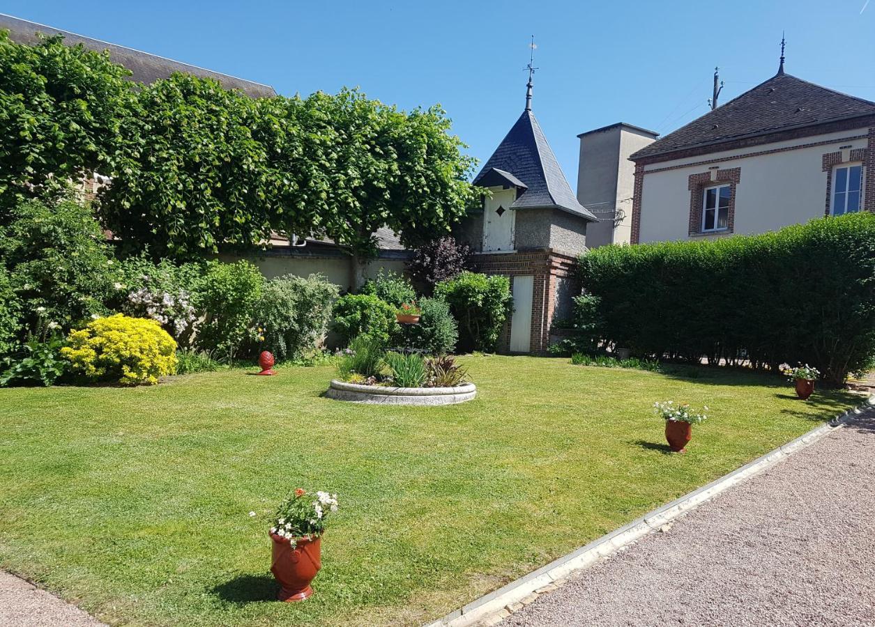 Le Clos Saint-Germain Rugles Екстер'єр фото