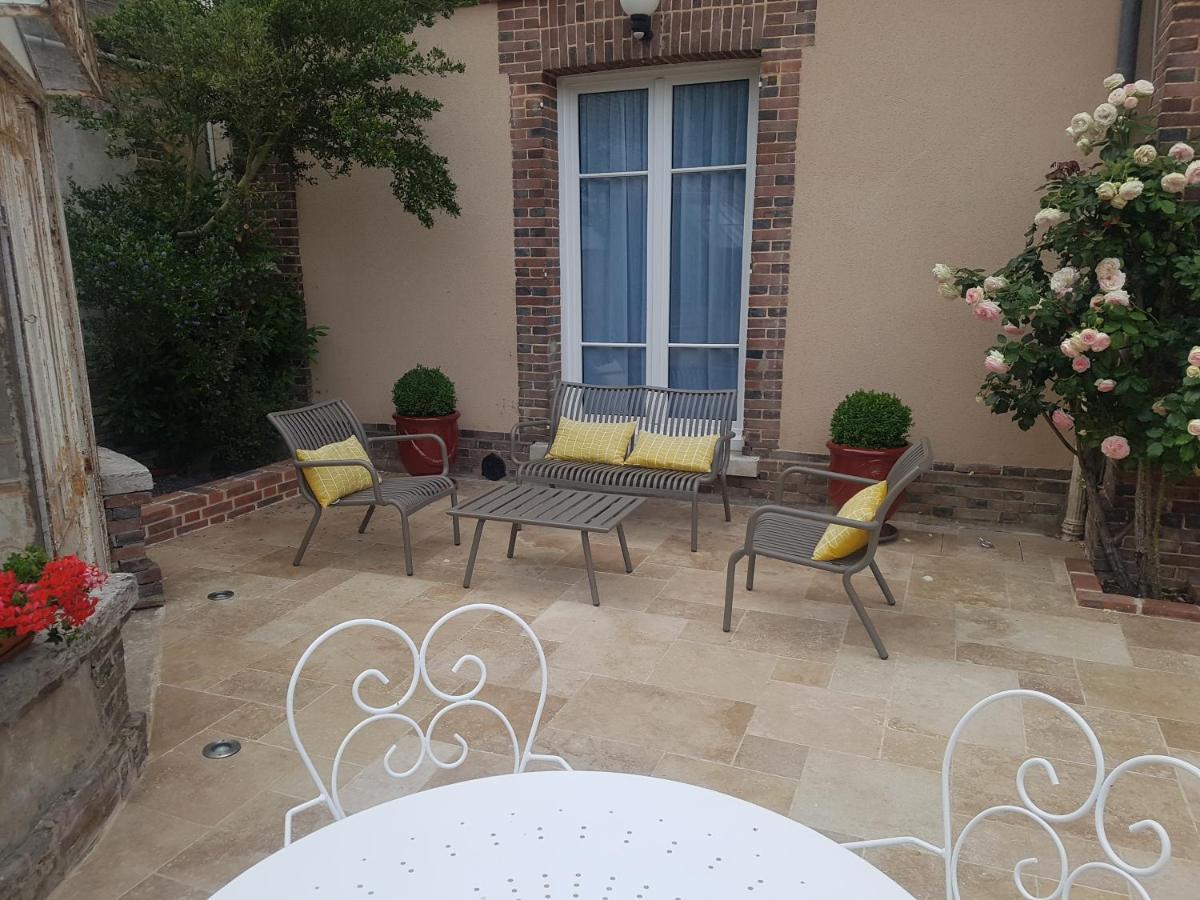 Le Clos Saint-Germain Rugles Екстер'єр фото