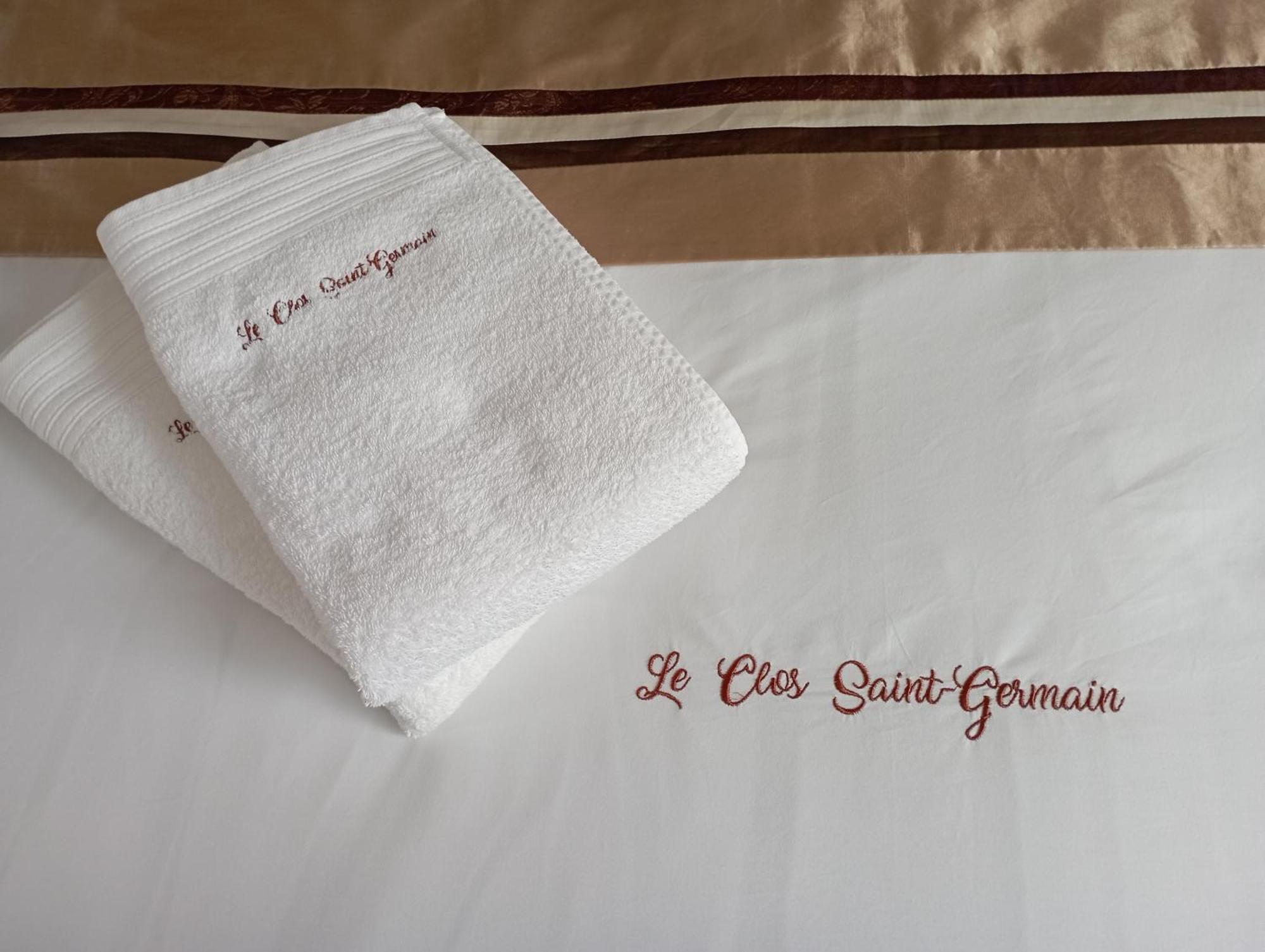 Le Clos Saint-Germain Rugles Екстер'єр фото