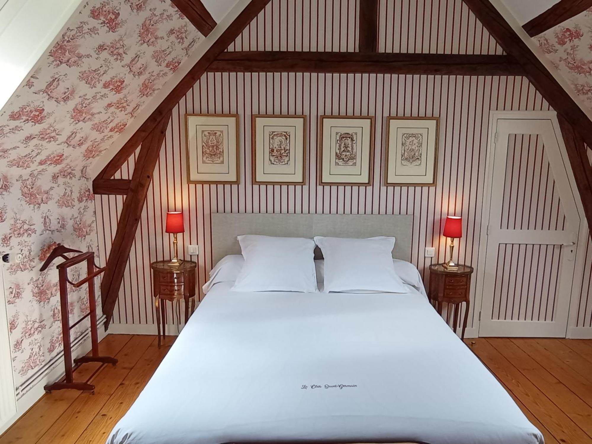Le Clos Saint-Germain Rugles Екстер'єр фото